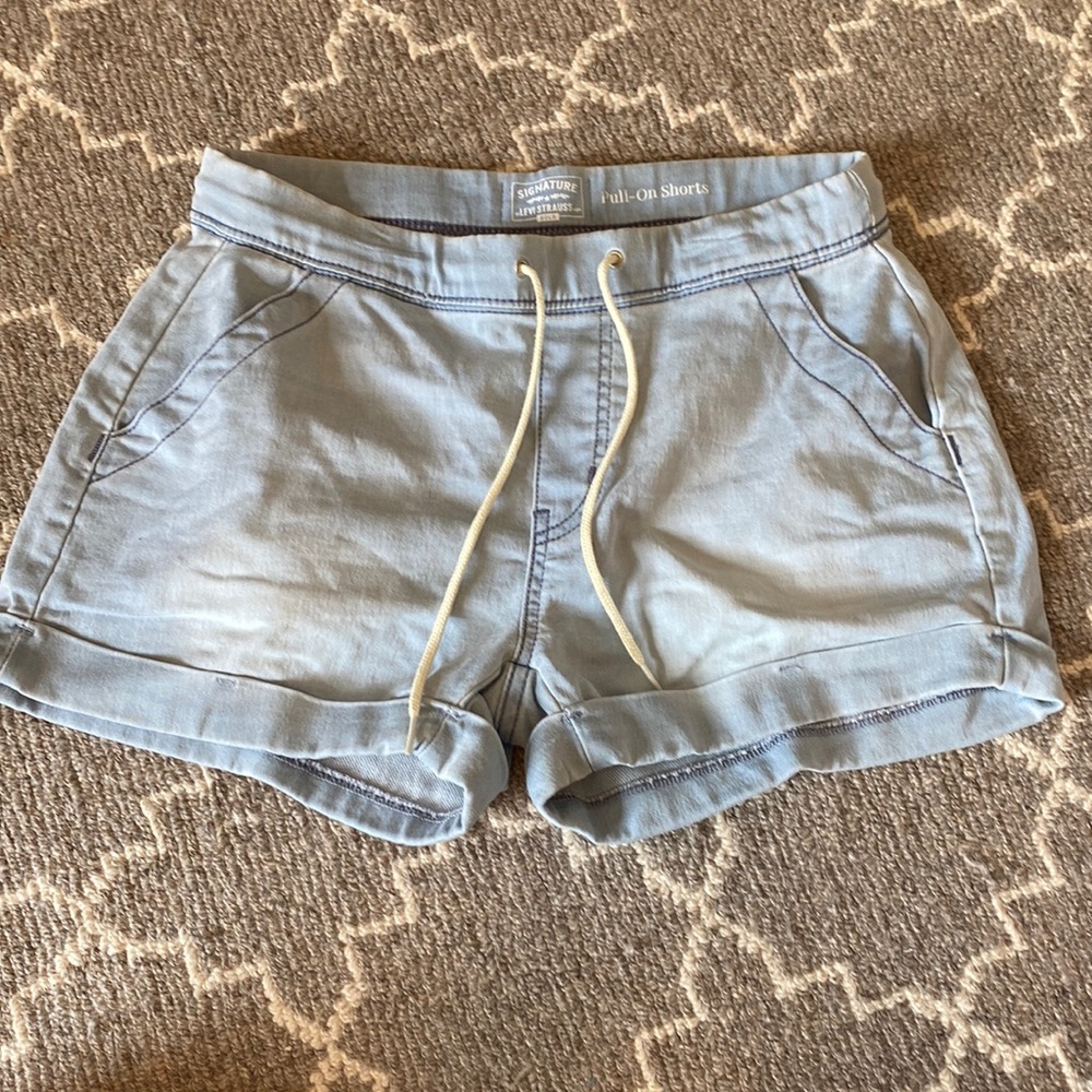 Levi’s jegging shorts